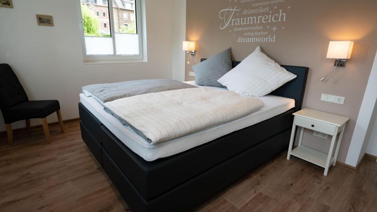 Neu Mont Royal Suiten 2 Bis 4 Personen Traben-Trarbach Exteriér fotografie